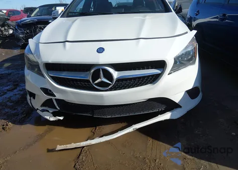 2016 Mercedes-Benz Cla 250 4Matic z USA, uszkodzony, nr VIN WDDSJ4GB4GN368625